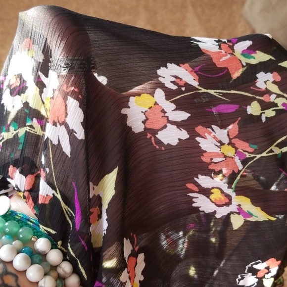 NWT torrid top 🏵🌹 - Picture 4 of 4